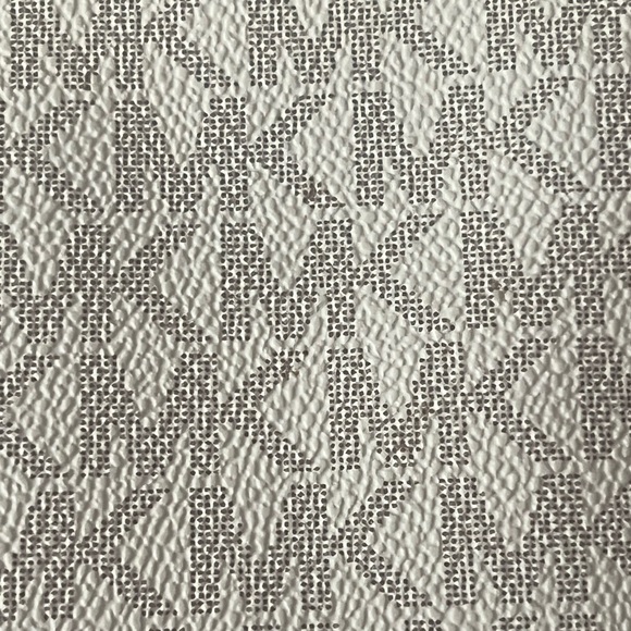 Michael Kors Jet Set Messenger Crossbody Bag - Picture 15 of 15